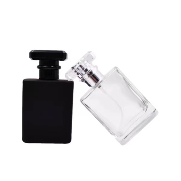 Lapos négyzet alakú spray parfümös flakon, mellékelve (fekete+fehér) 1